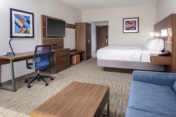 Holiday Inn Express & Suites - Madison, An Ihg Hotel