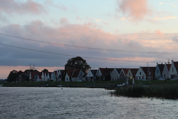 Charming Cottage In The Green Dike In Durgerdam (Waterland) Near Amsterdam