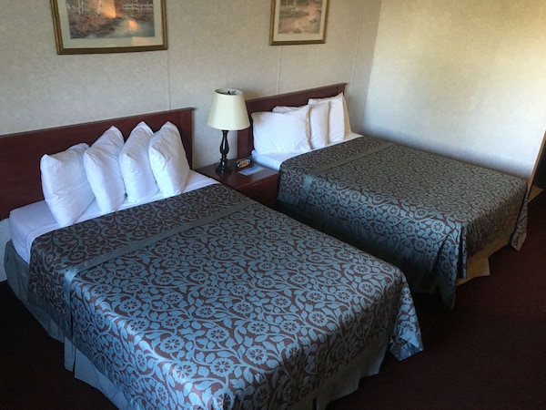 Days Inn and Suites Sulphur Springs