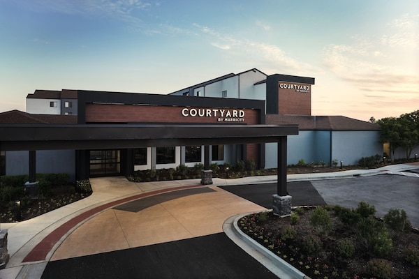 Courtyard By Marriott St. Louis Downtown West