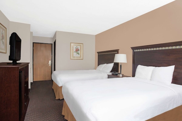 Baymont Inn And Suites San Marcos