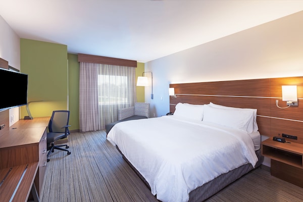 Holiday Inn Express & Suites - Lenexa - Overland Park Area, An Ihg Hotel