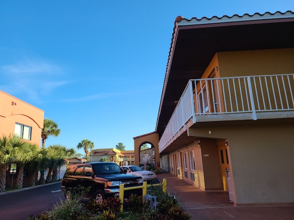 Quality Inn & Suites Orlando East - Ucf Area