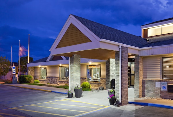 AmericInn Lodge & Suites Fargo West Acres