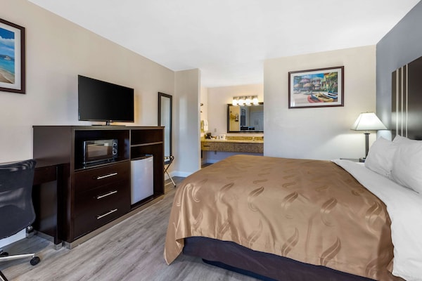 Quality Inn & Suites Huntington Beach Fountain Valley