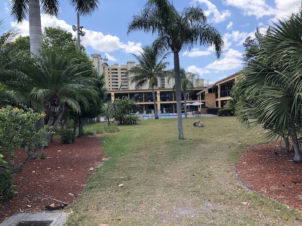 Travelodge By Wyndham Fort Myers North