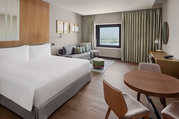 Holiday Inn & Suites Dubai Festival City, An Ihg Hotel
