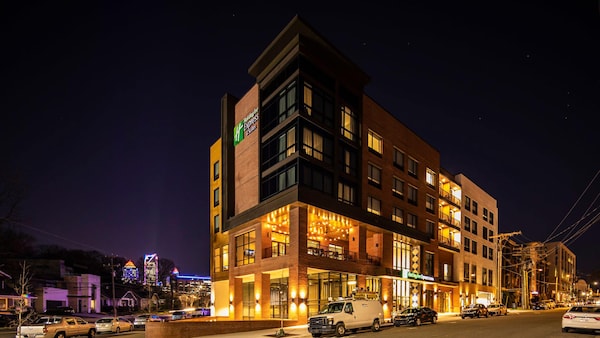 Holiday Inn Express & Suites - Charlotte - South End, An Ihg Hotel