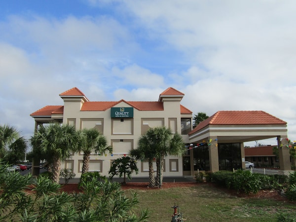 Quality Inn & Suites Kissimmee by the Lake