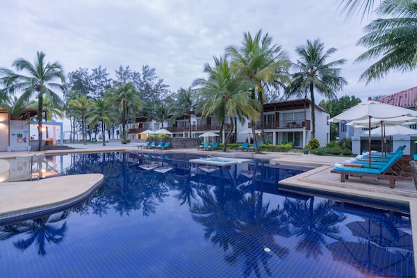 The Briza Beach Resort, Khao Lak Sha Extra Plus