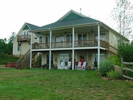 Green River Vineyard And Bed And Breakfast