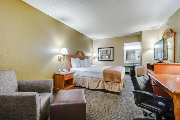 Quality Inn & Suites Dallas-Cityplace