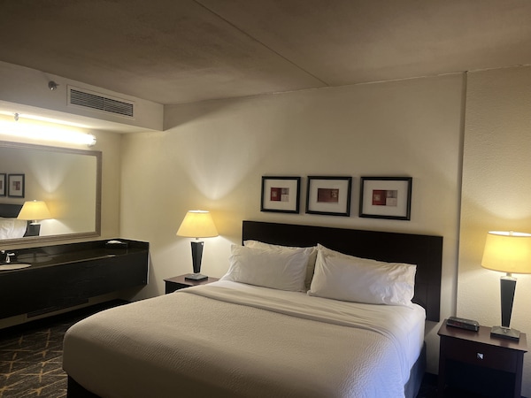 Holiday Inn Hotel & Suites Springfield, An Ihg Hotel