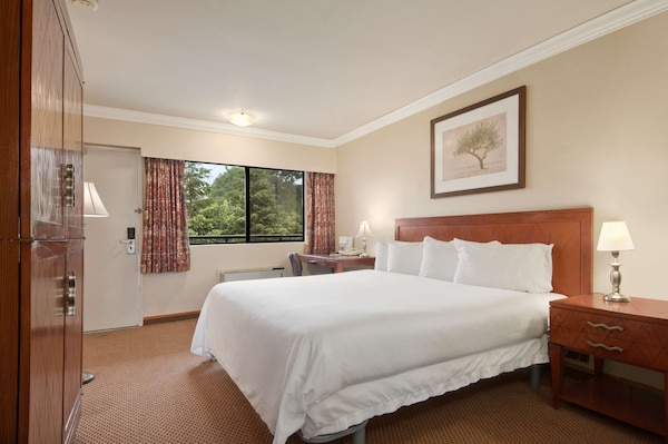 Travelodge Vancouver Lions gate
