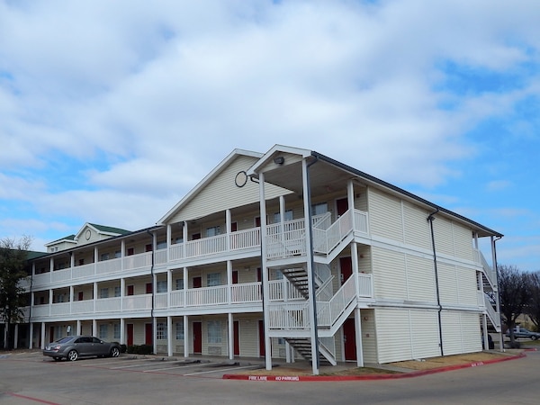 Intown Suites Extended Stay Lewisville Tx - East Corporate Drive
