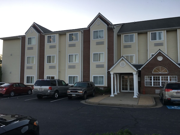 Microtel Inn and Suites Richmond Airport