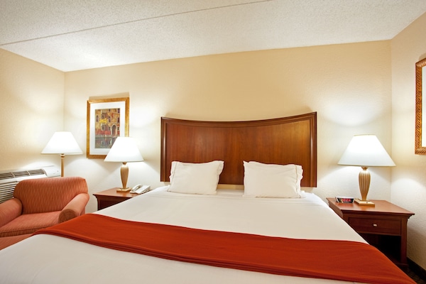 Holiday Inn Express Milwaukee - West Medical Center, An Ihg Hotel