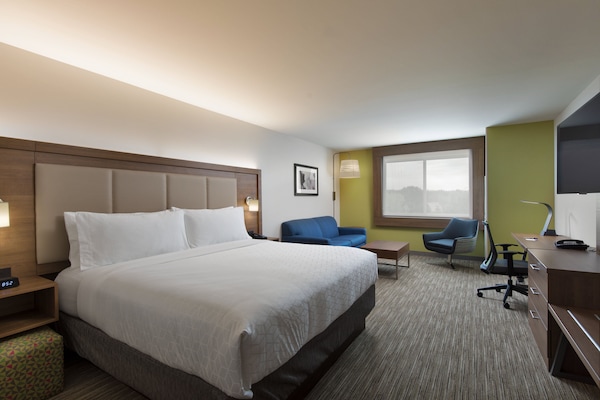 Holiday Inn Express & Suites - Portland Airport - Cascade Stn, An Ihg Hotel
