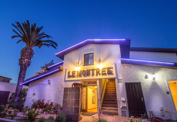 Lemon Tree Hotel & Suites
