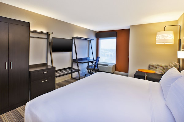 Holiday Inn Express & Suites Chicago-Midway Airport, An Ihg Hotel