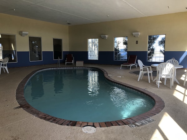 Days Inn & Suites By Wyndham Lordsburg