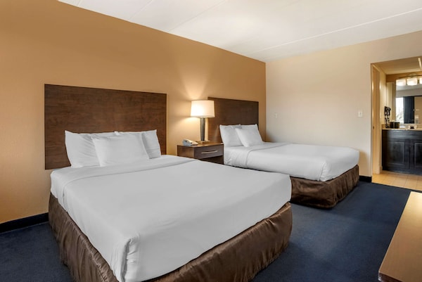Econo Lodge Inn & Suites Resort - Rehoboth Beach