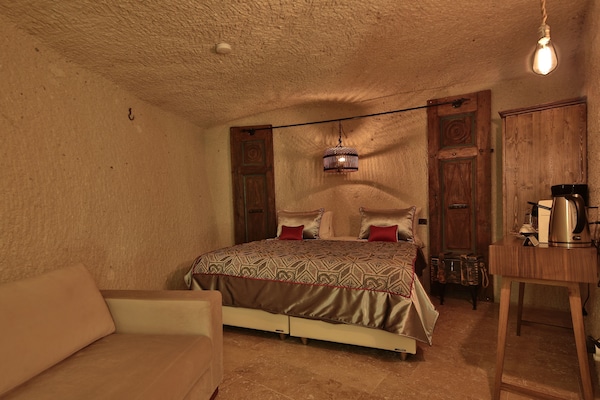 THE OWL CAVE HOTEL