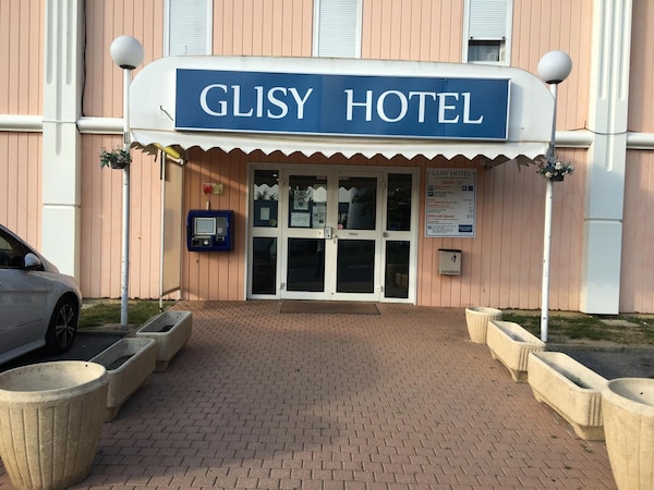 Glisy Hotel