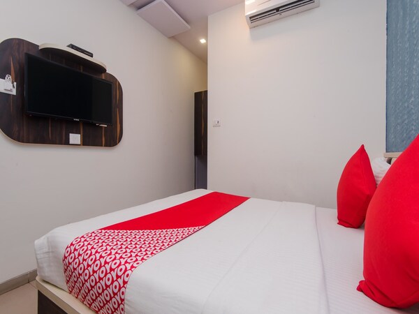 OYO 7879 Golden Tulipz Boutique Hotel