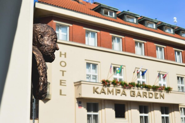 Pytloun Kampa Garden Hotel Prague