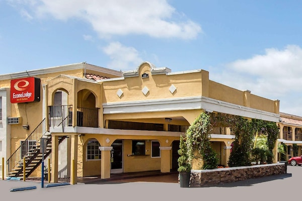 Econo Lodge Inn & Suites El Cajon