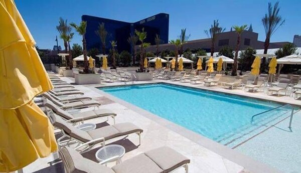 Hotel Jet Luxury @ The Signature Las Vegas