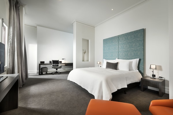 The Melbourne Hotel
