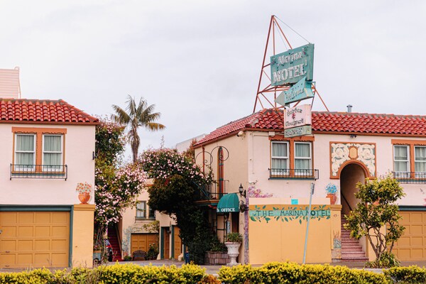Marina Motel