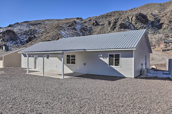 New! Caliente Home W/ Covered Patio, Mtn Views!