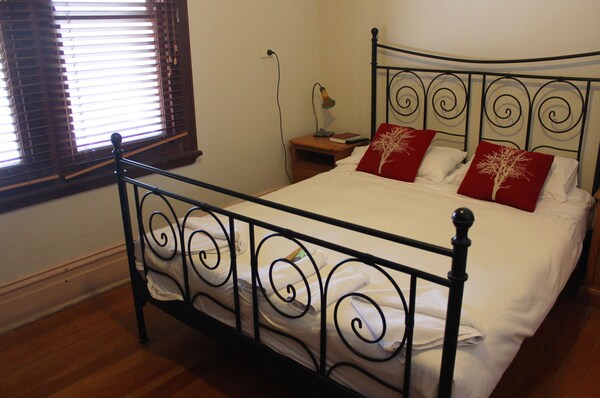 Burwood Bed And Breakfast