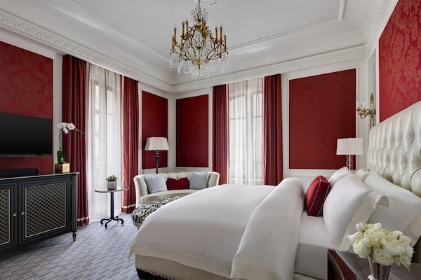 Luxury 5-star Hotel - 2 Bedroom Suite - St Regis Residence Club - 1400 Sf