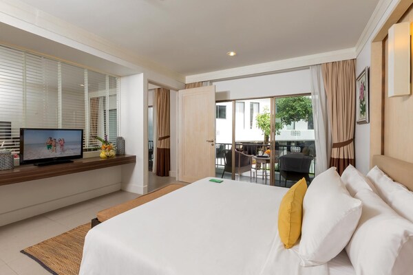 Sawaddi Patong Resort & Spa By Tolani - Sha Extra Plus