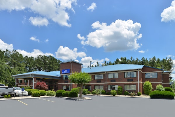 Days Inn and Suites Warsaw