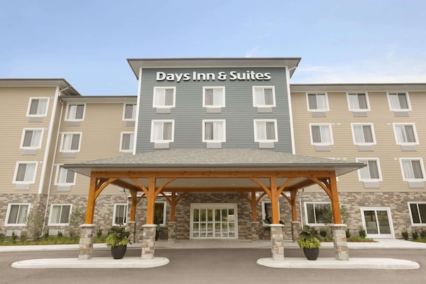 Days Inn And Suites by Wyndham Lindsay