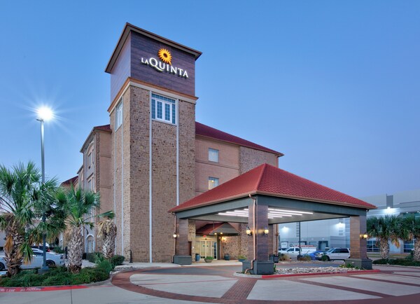 La Quinta Inn & Suites by Wyndham South Dallas - Hutchins