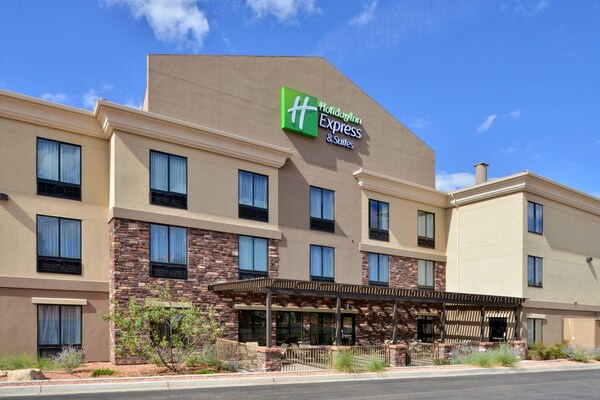 Holiday Inn Express & Suites Page - Lake Powell Area