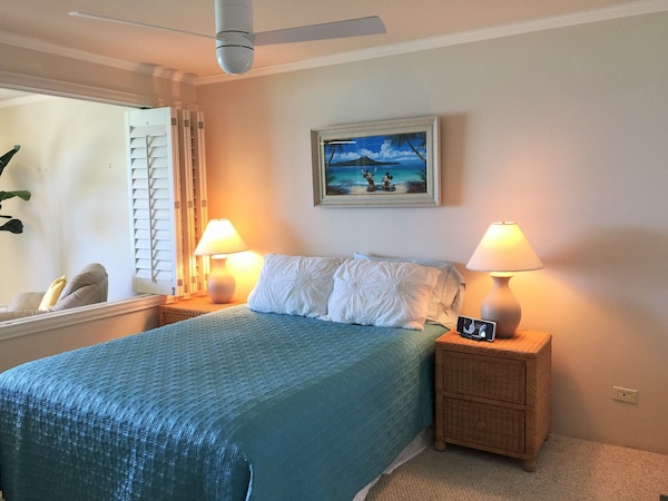 Enjoy A Relaxing Lifestyle And Relax At The Popular Colony Surf Condo