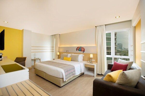 Pattaya Sea View Hotel - Sha Extra Plus