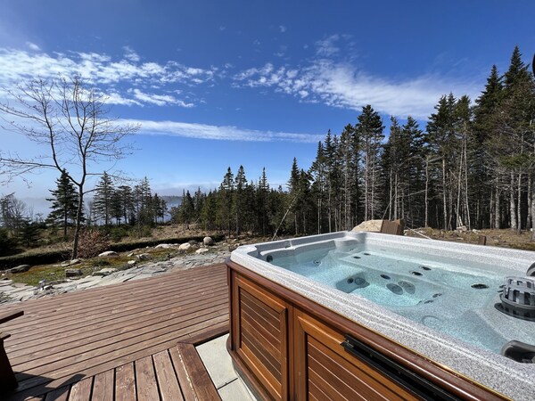 Luxurious Lakeside Cottage Bear