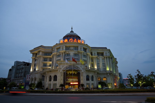 Triumphal Arch Hotel