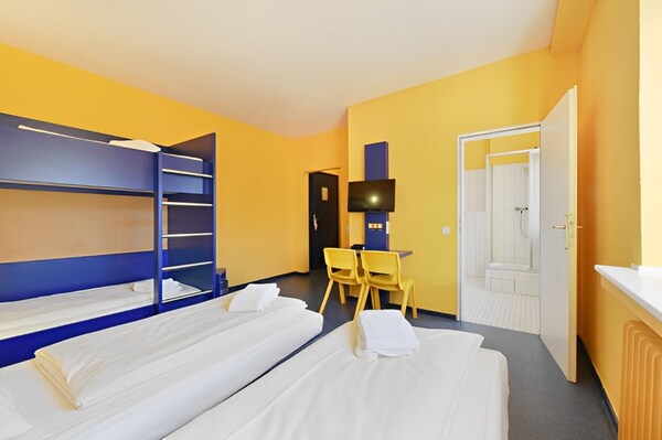 Bed'Nbudget Expo-Hostel Rooms