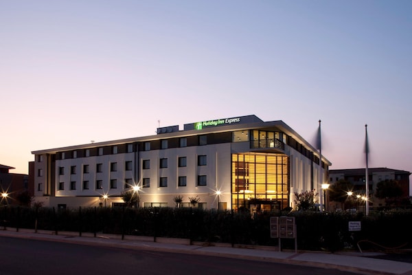 Holiday Inn Express Toulouse Airport, An Ihg Hotel