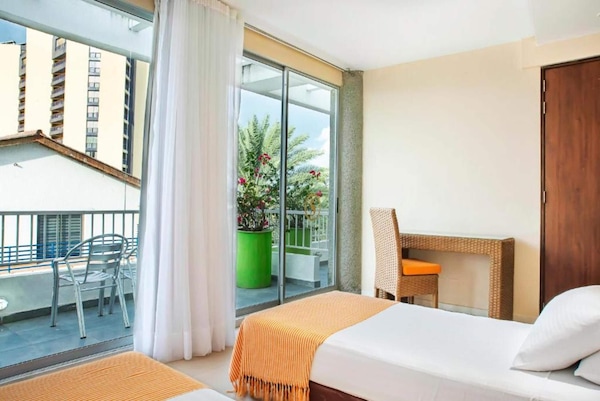 Santorini Hotel & Resort