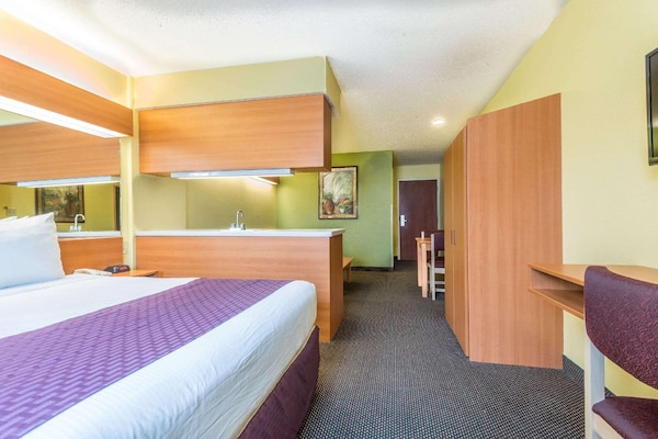 Microtel Inns & Suites Auburn